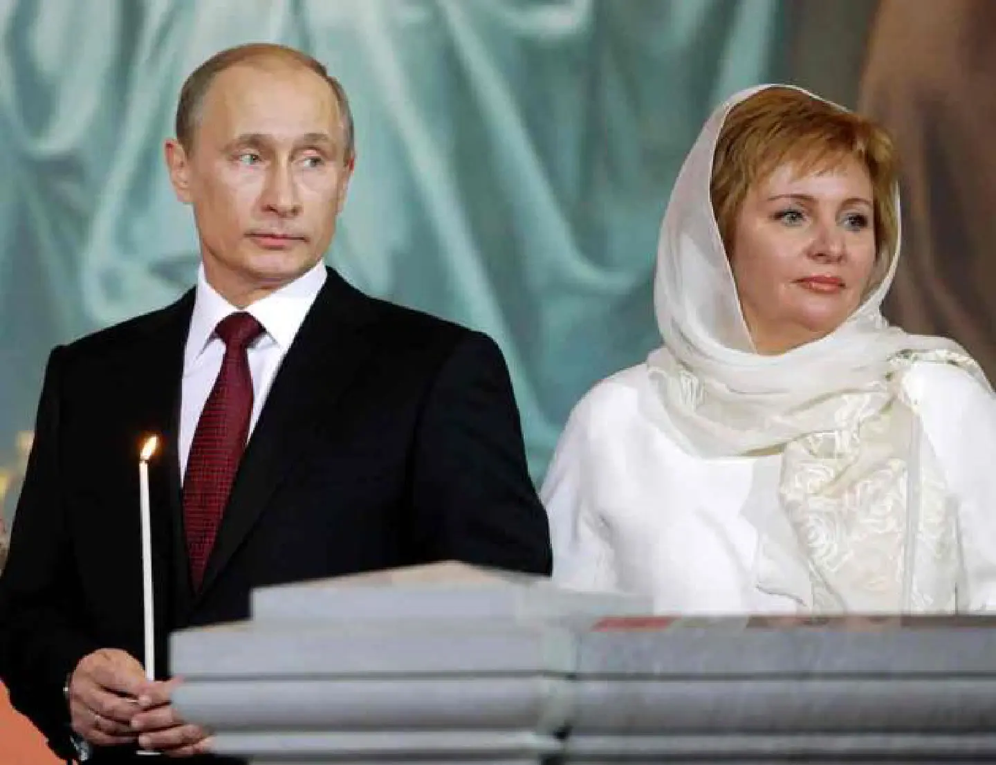 Kremlin confirms Putin's divorce final Kremlin confirms Putin's divorce final