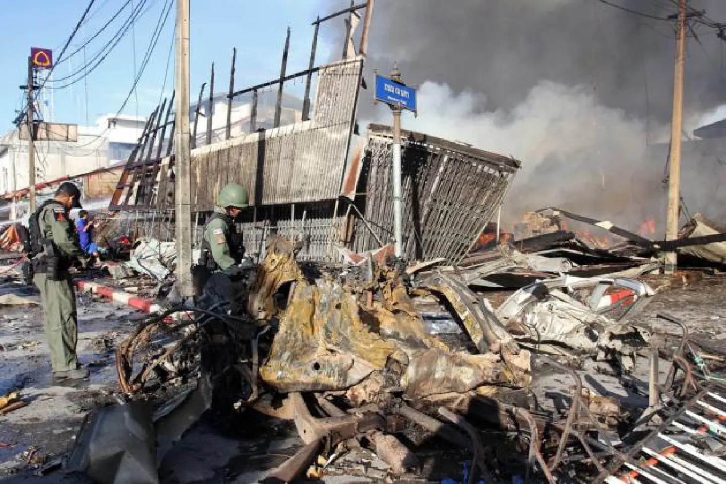 One dead as co-ordinated blasts hit Thai south One dead as co-ordinated blasts hit Thai south