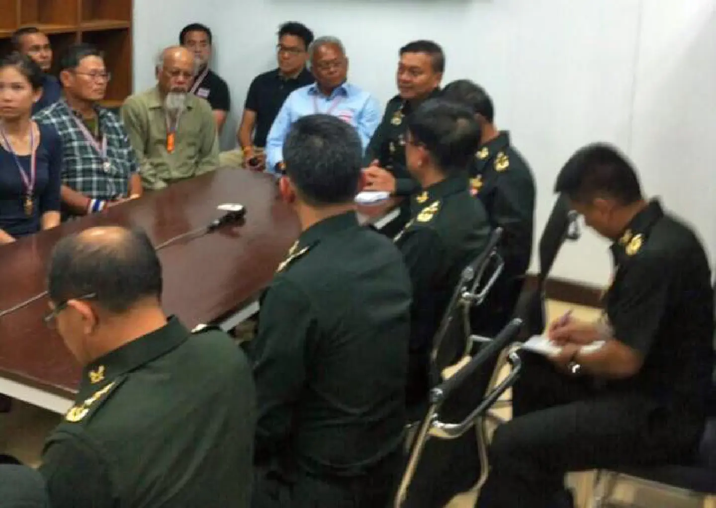 Suthep will not hold marches during Songkran holidays Suthep will not hold marches during Songkran holidays