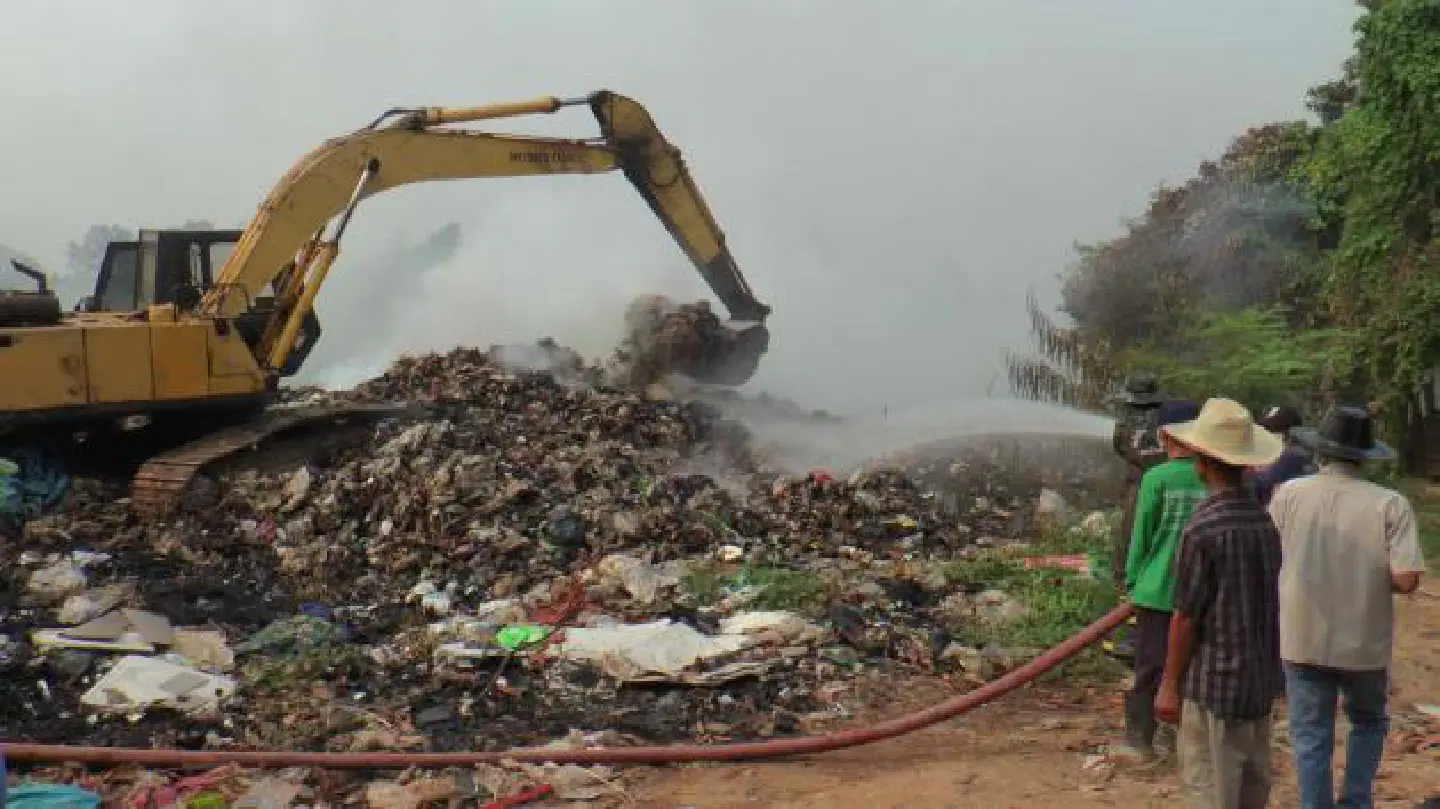 Nakhon Phanom dump fire will take days to put out: mayor Nakhon Phanom dump fire will take days to put out: mayor