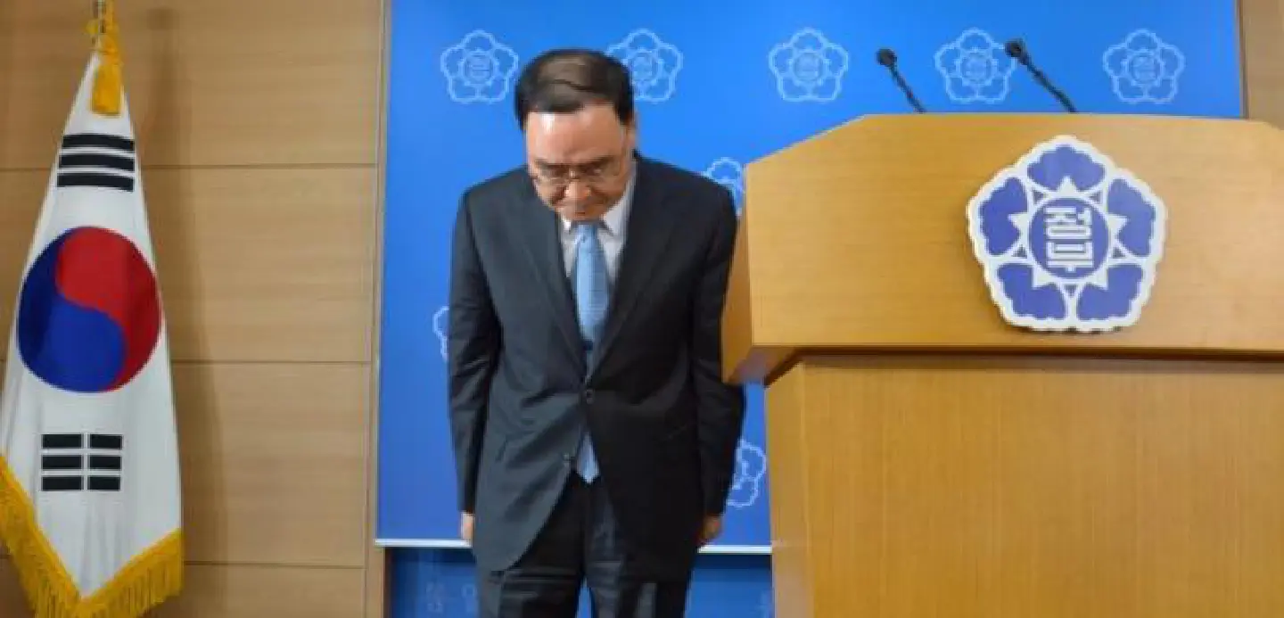 S. Korean prime minister resigns over ferry sinking S. Korean prime minister resigns over ferry sinking