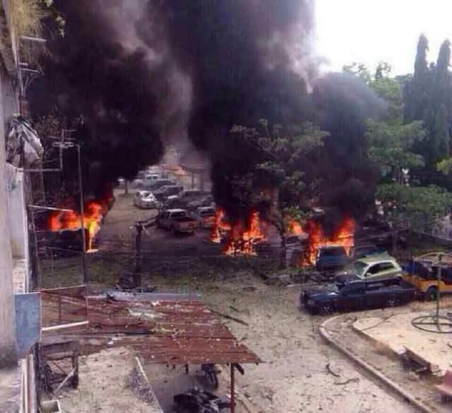 Bomb blasts rock Hat Yai