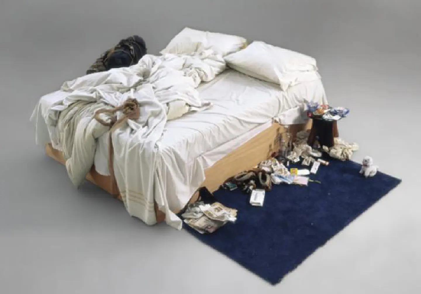 Tracey Emin's unmade bed to fetch #1 million