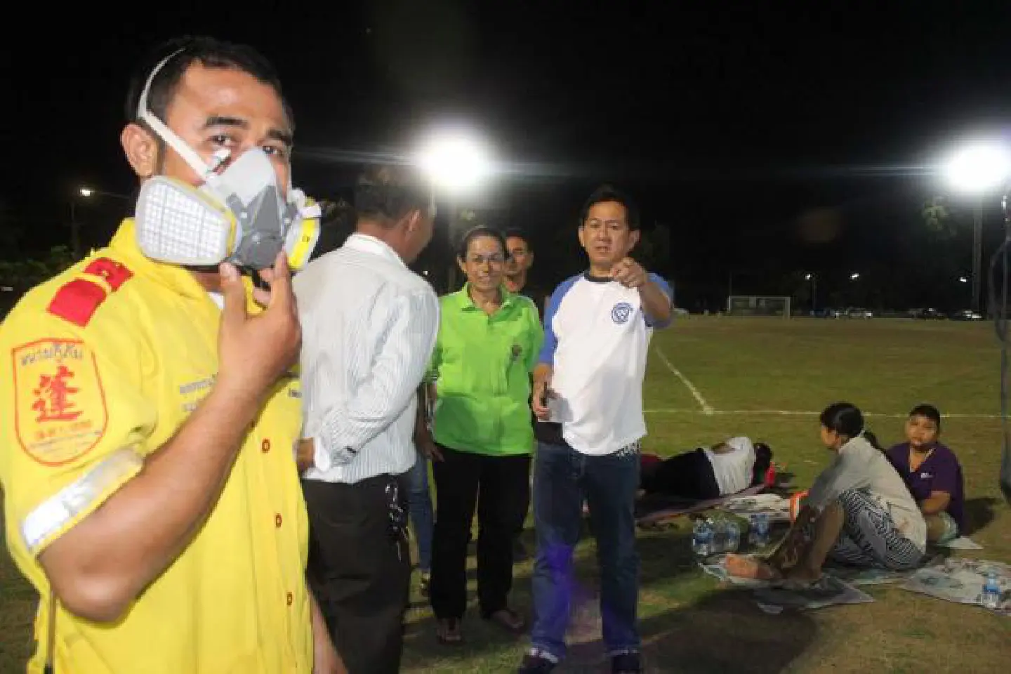 Thousands evacuated over 'toxic gas' Thousands evacuated over 'toxic gas'