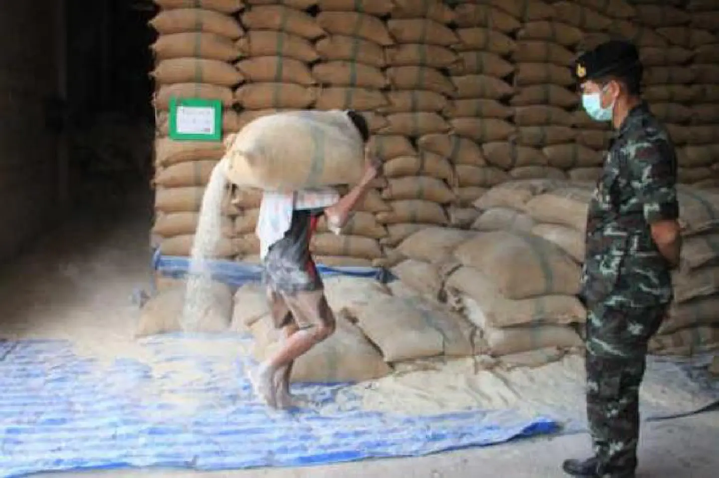 Ministry seeks to resume small-lot rice sales in August Ministry seeks to resume small-lot rice sales in August