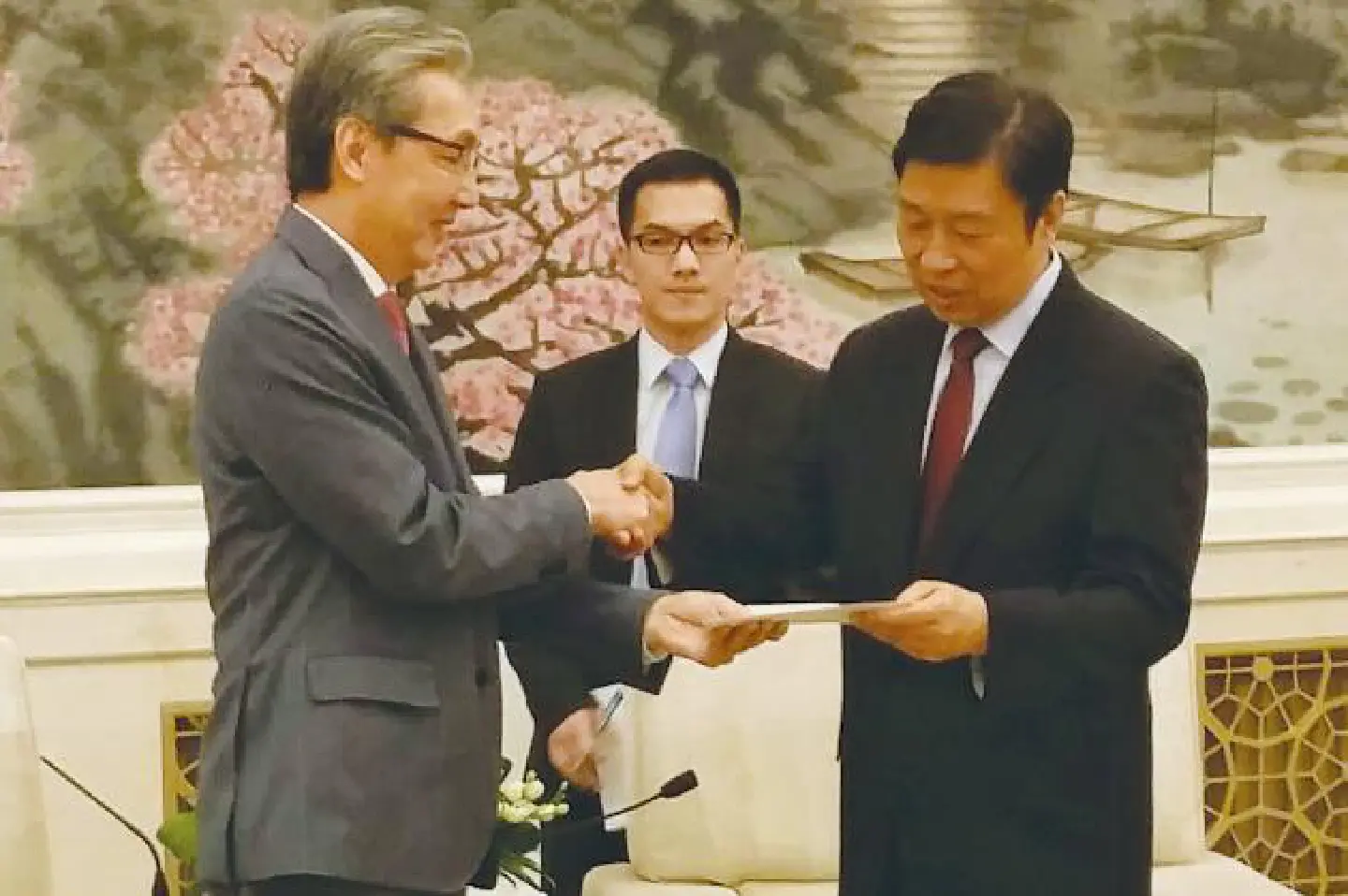 'Special envoy' Dr Somkid delivers NCPO's message to Chinese leader 'Special envoy' Dr Somkid delivers NCPO's message to Chinese leader