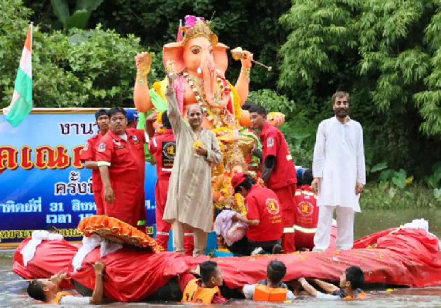 Bangkok bows to Ganesha