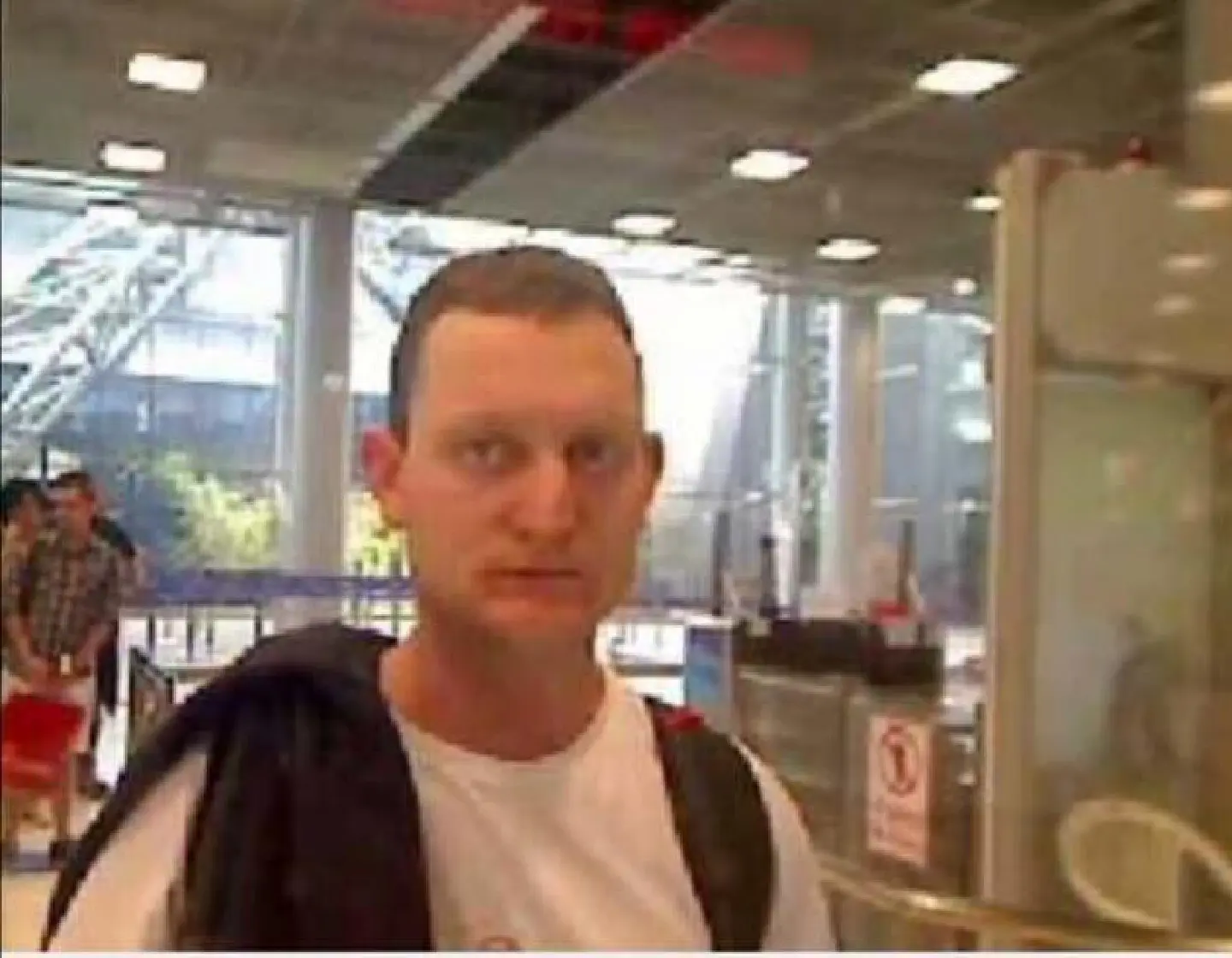 Police turn focus to friends of slain man Police turn focus to friends of slain man