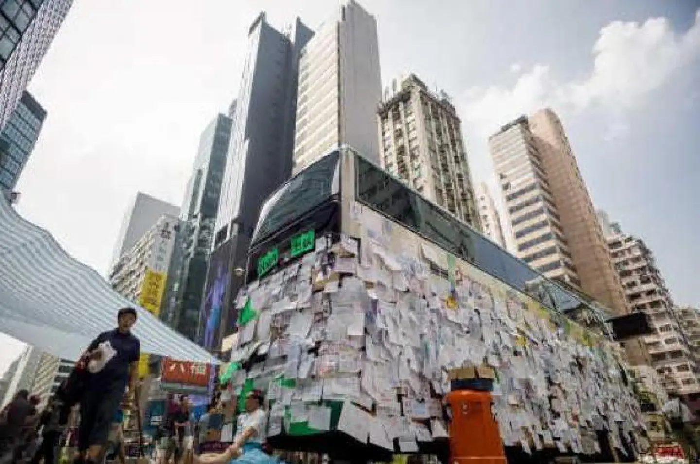 Hong Kong's civilised protestors on the charm offensive Hong Kong's civilised protestors on the charm offensive
