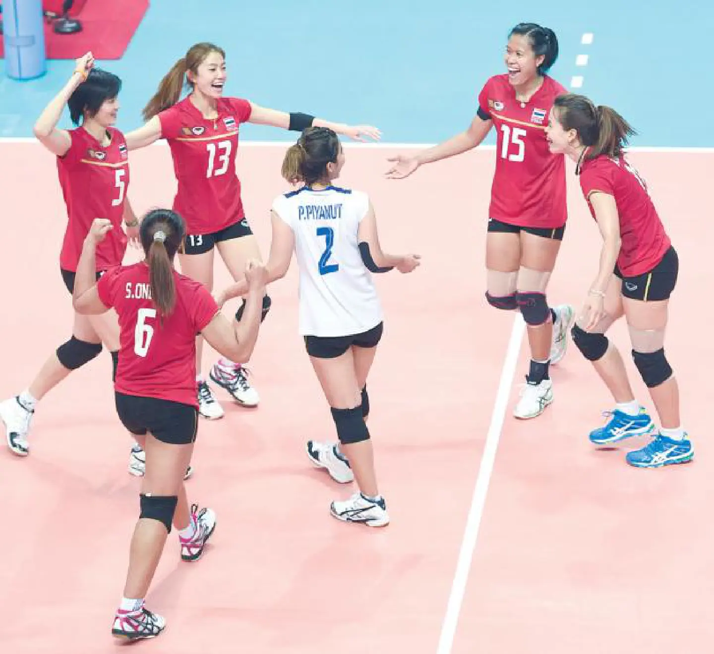 Women's volleyball team win first Asian Games medal in 48 years