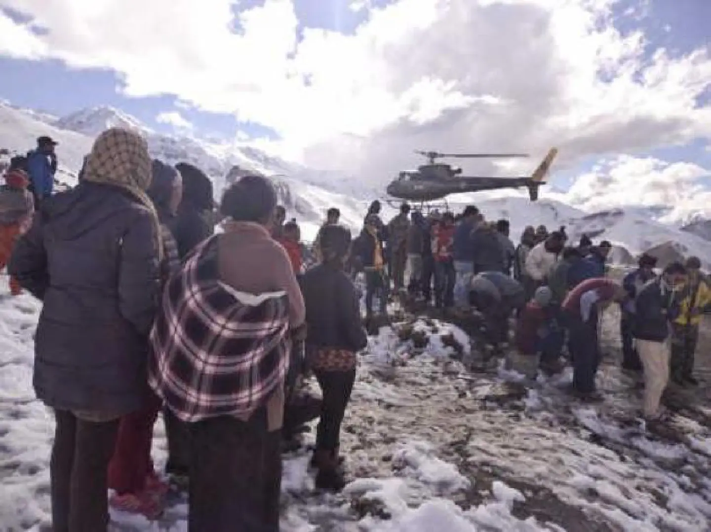 Himalayan snowstorm, avalanche kill at least 29 in Nepal Himalayan snowstorm, avalanche kill at least 29 in Nepal