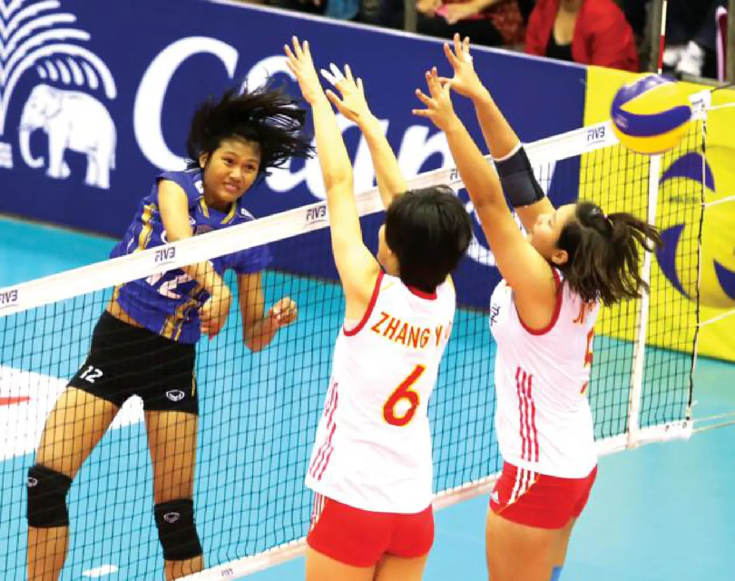 Young Thais beat world No 1 to grab QF berth