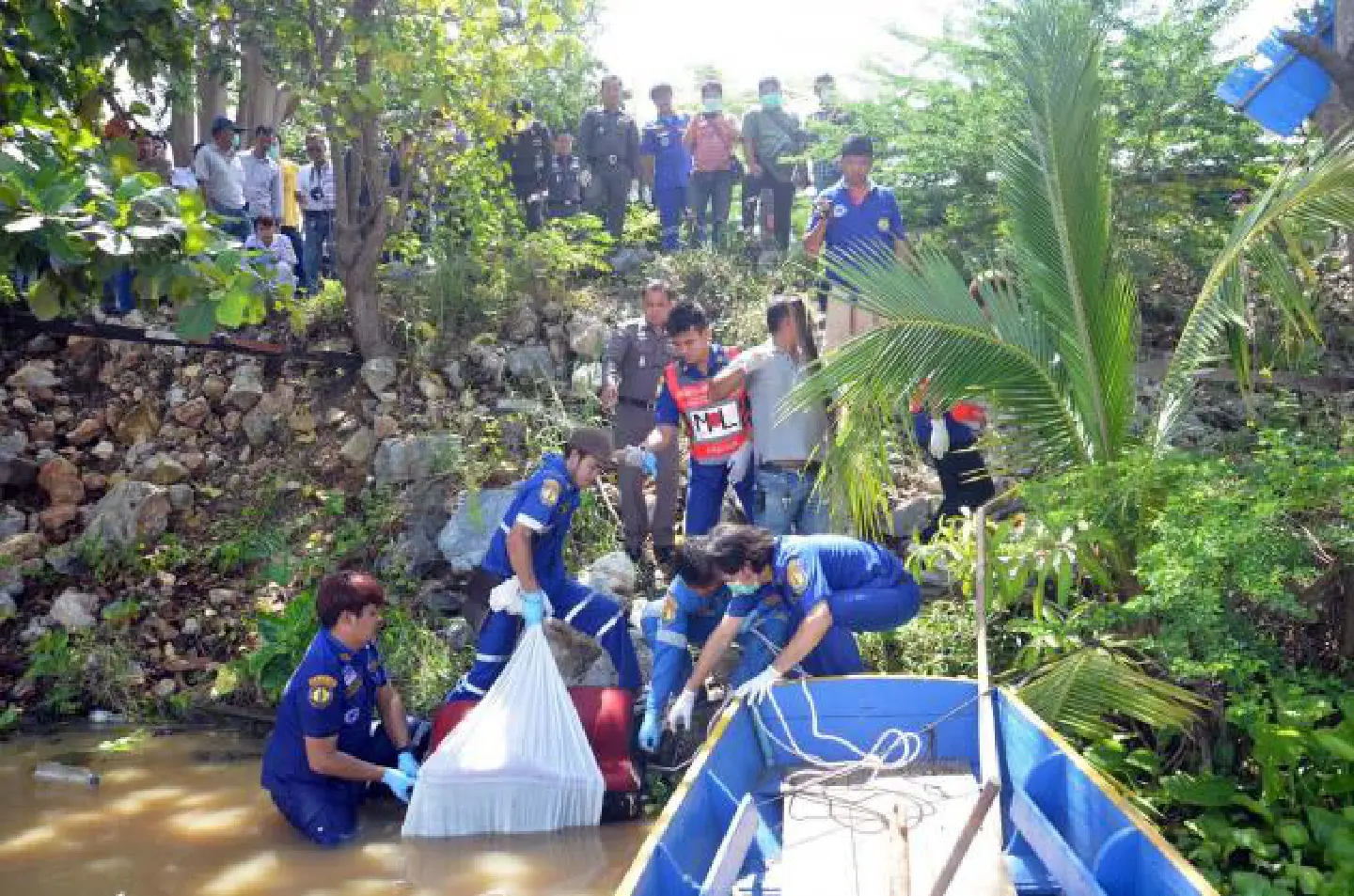 Woman's body found in river Woman's body found in river