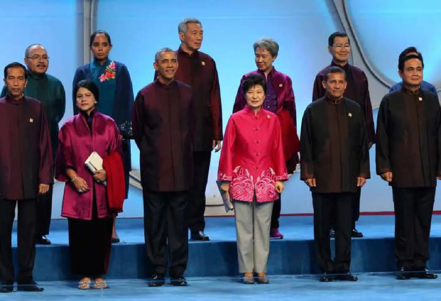 Apec leaders in Mao suits likened to Star Trek Apec leaders in Mao suits likened to Star Trek
