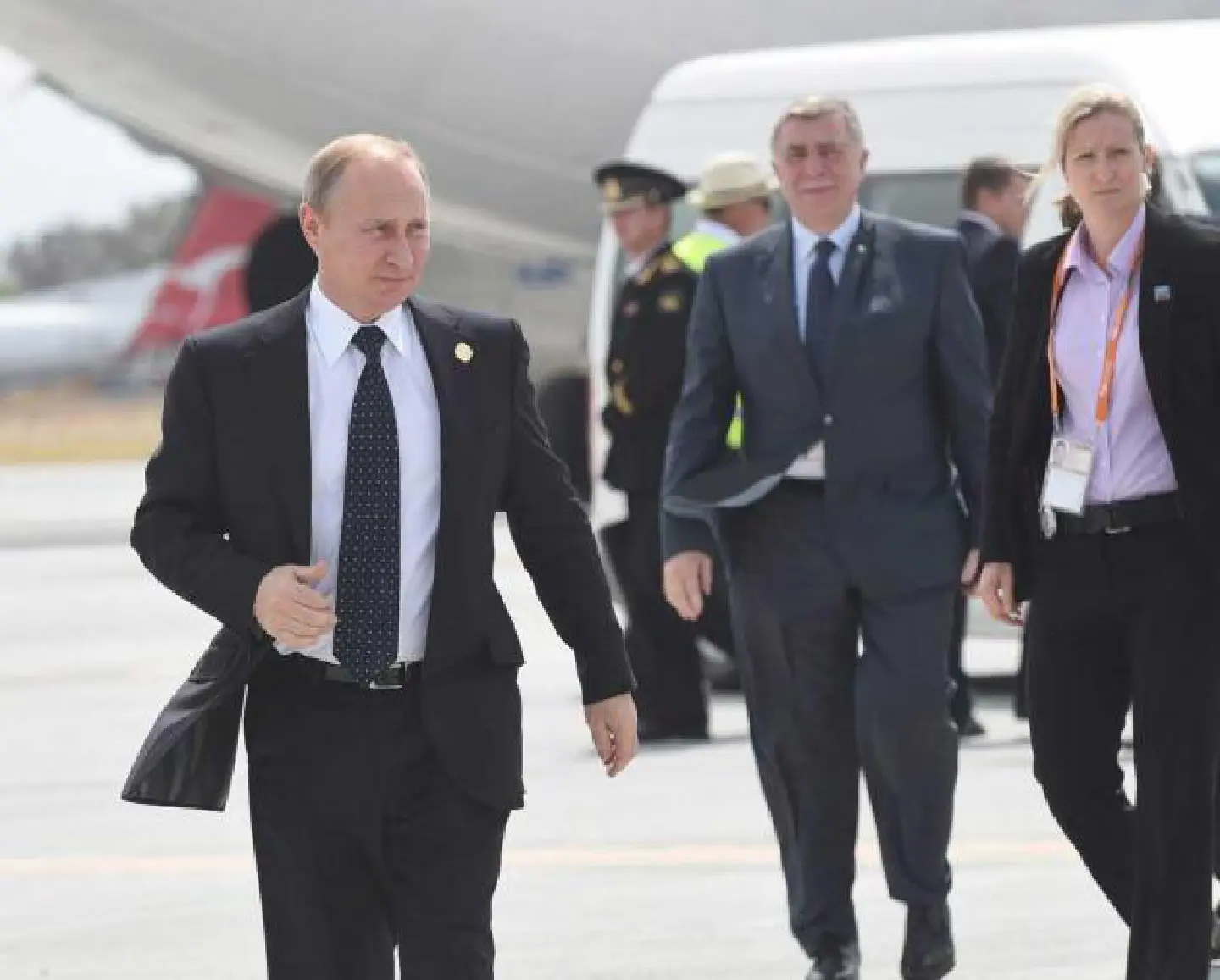 Putin's G20 exit sparks ridicule on Twitter Putin's G20 exit sparks ridicule on Twitter