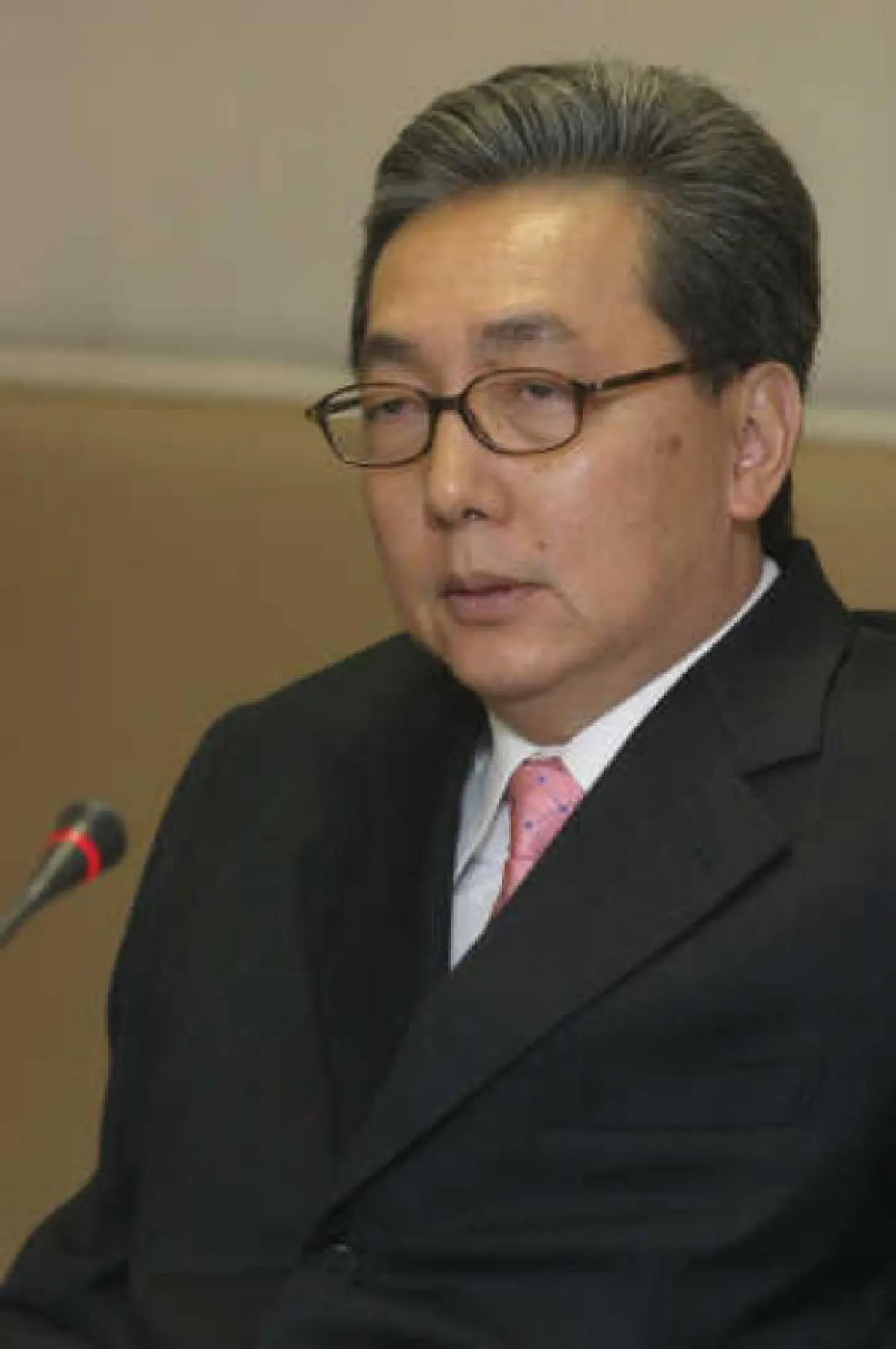 Junta adviser argues against economic stimulus Junta adviser argues against economic stimulus