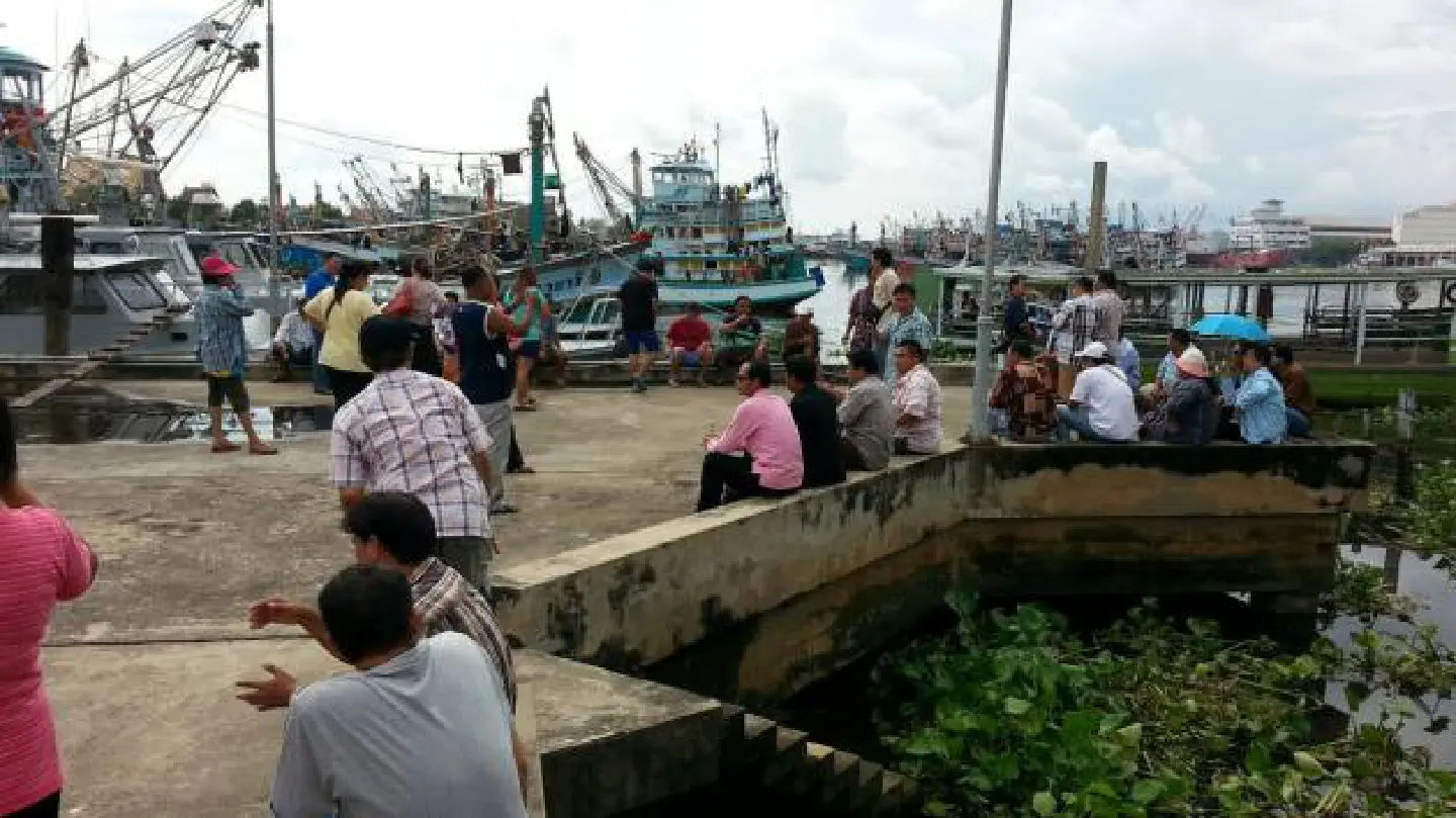 'Give migrant workers full benefits' 'Give migrant workers full benefits'