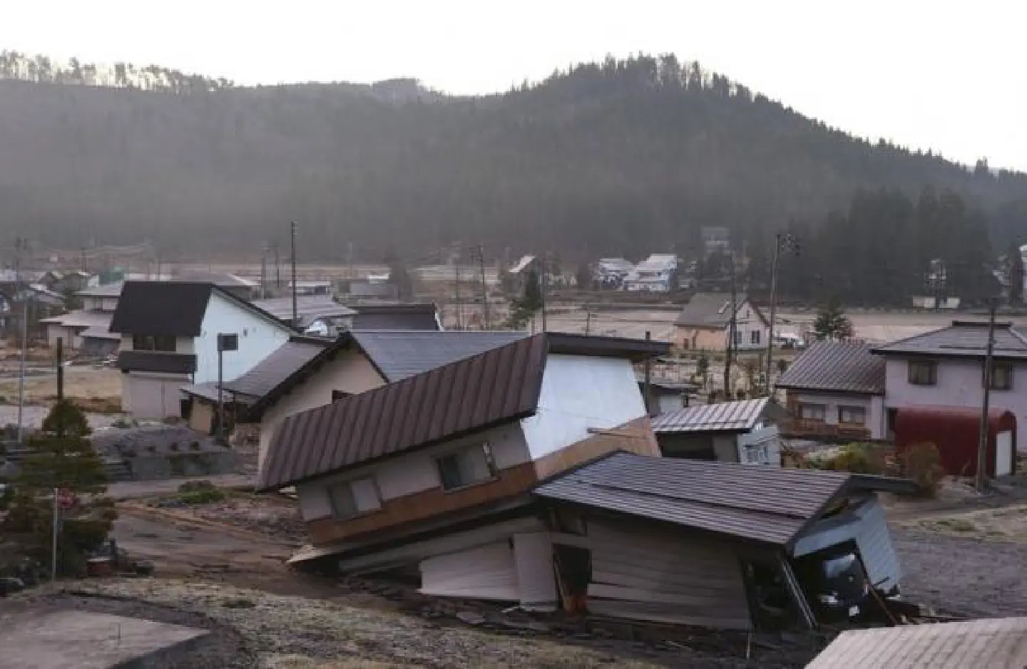6.8 earthquake hits Japan's Nagano Saturday, injuring 39 6.8 earthquake hits Japan's Nagano Saturday, injuring 39