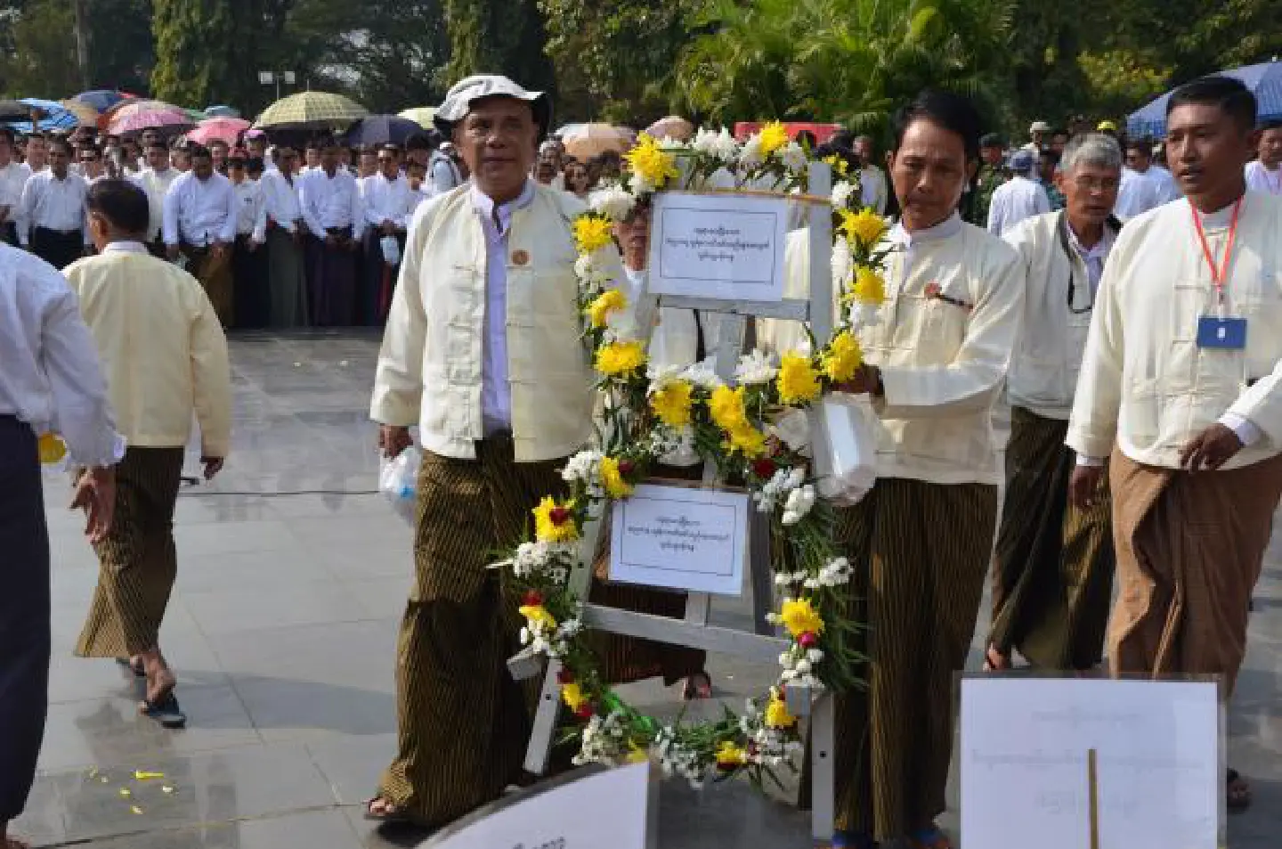 First memorial to fallen soldiers
