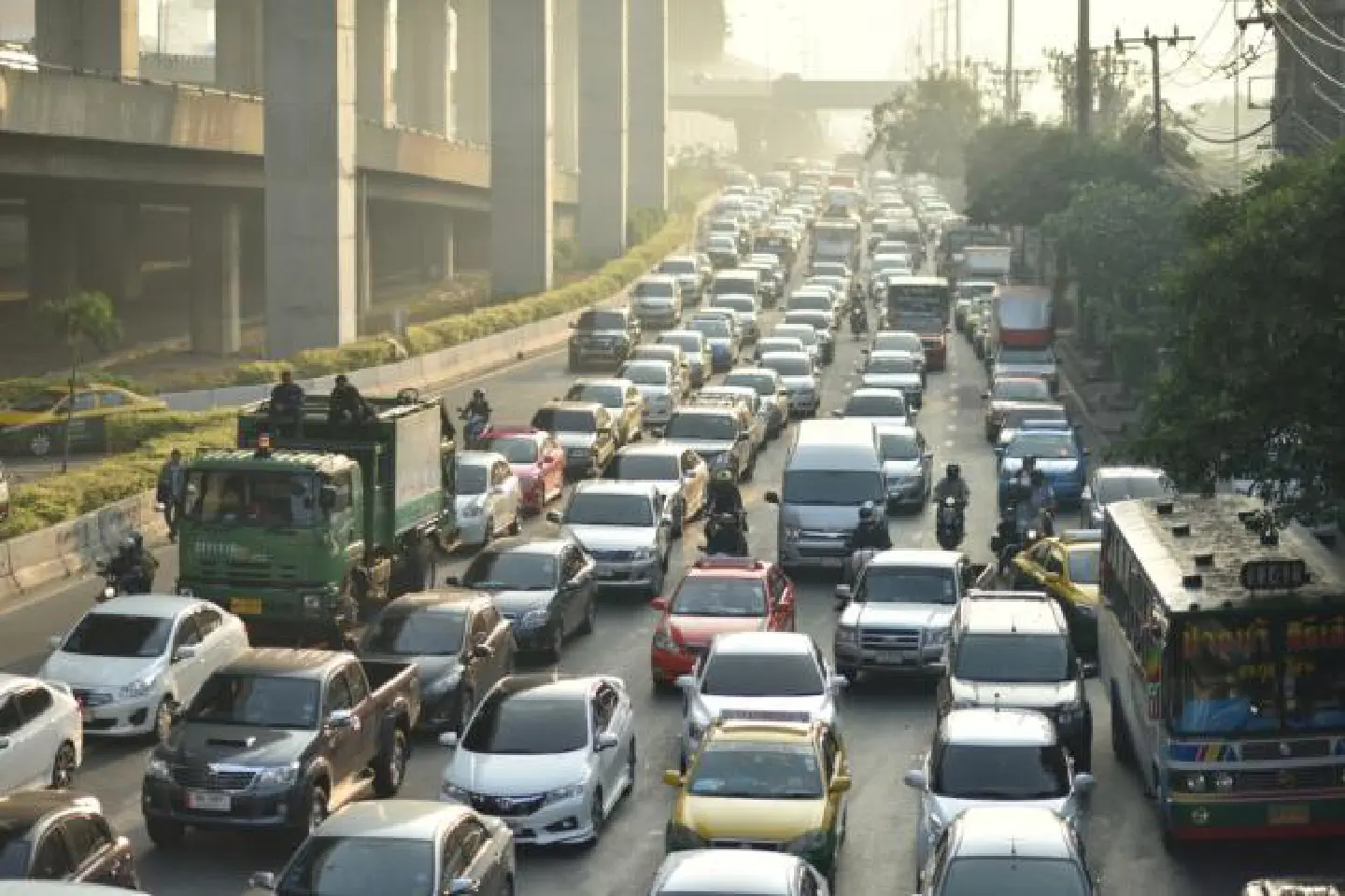 Road toll suddenly lower on sixth day Road toll suddenly lower on sixth day