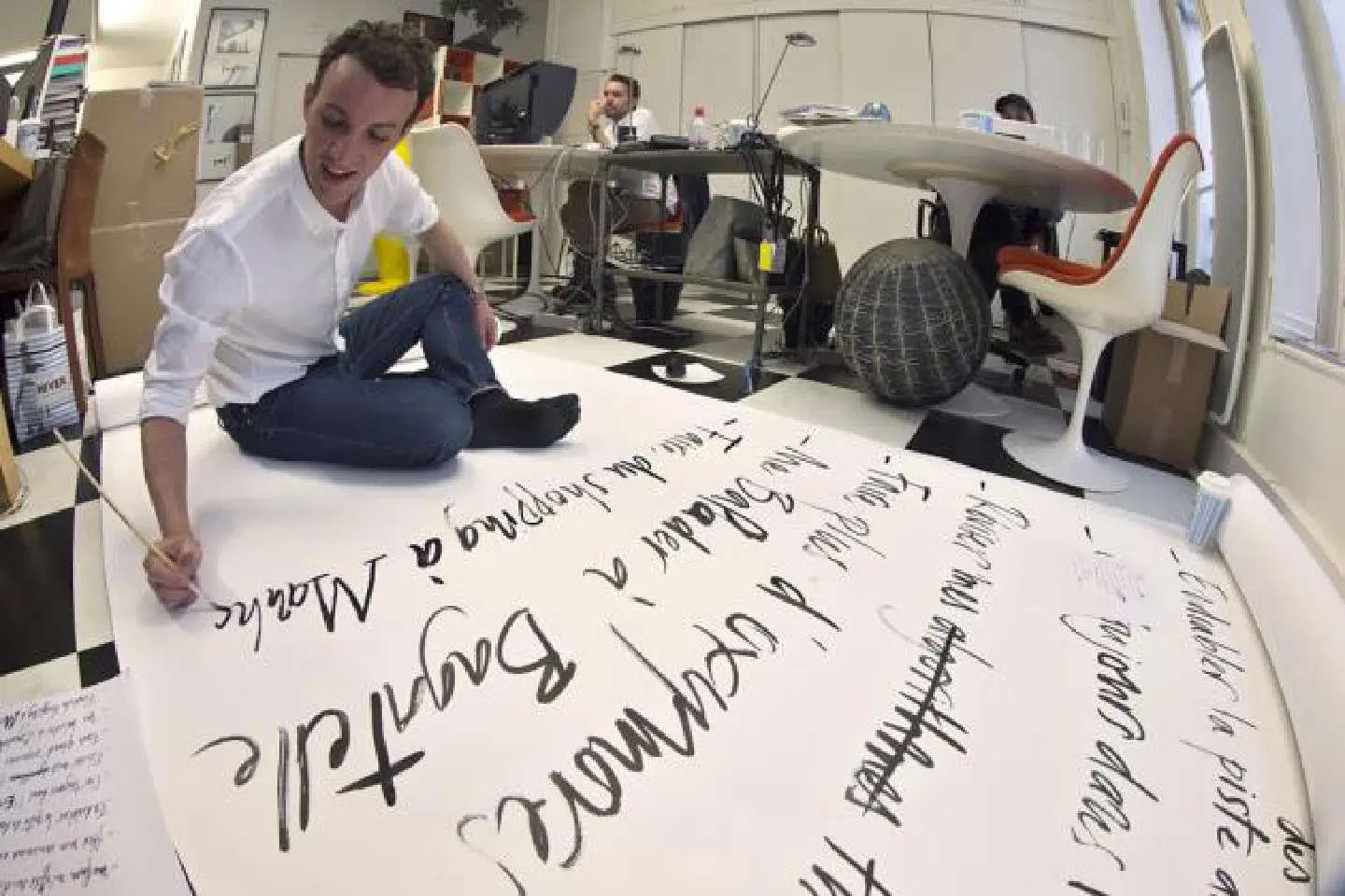 Calligrapher to the fashion world Calligrapher to the fashion world