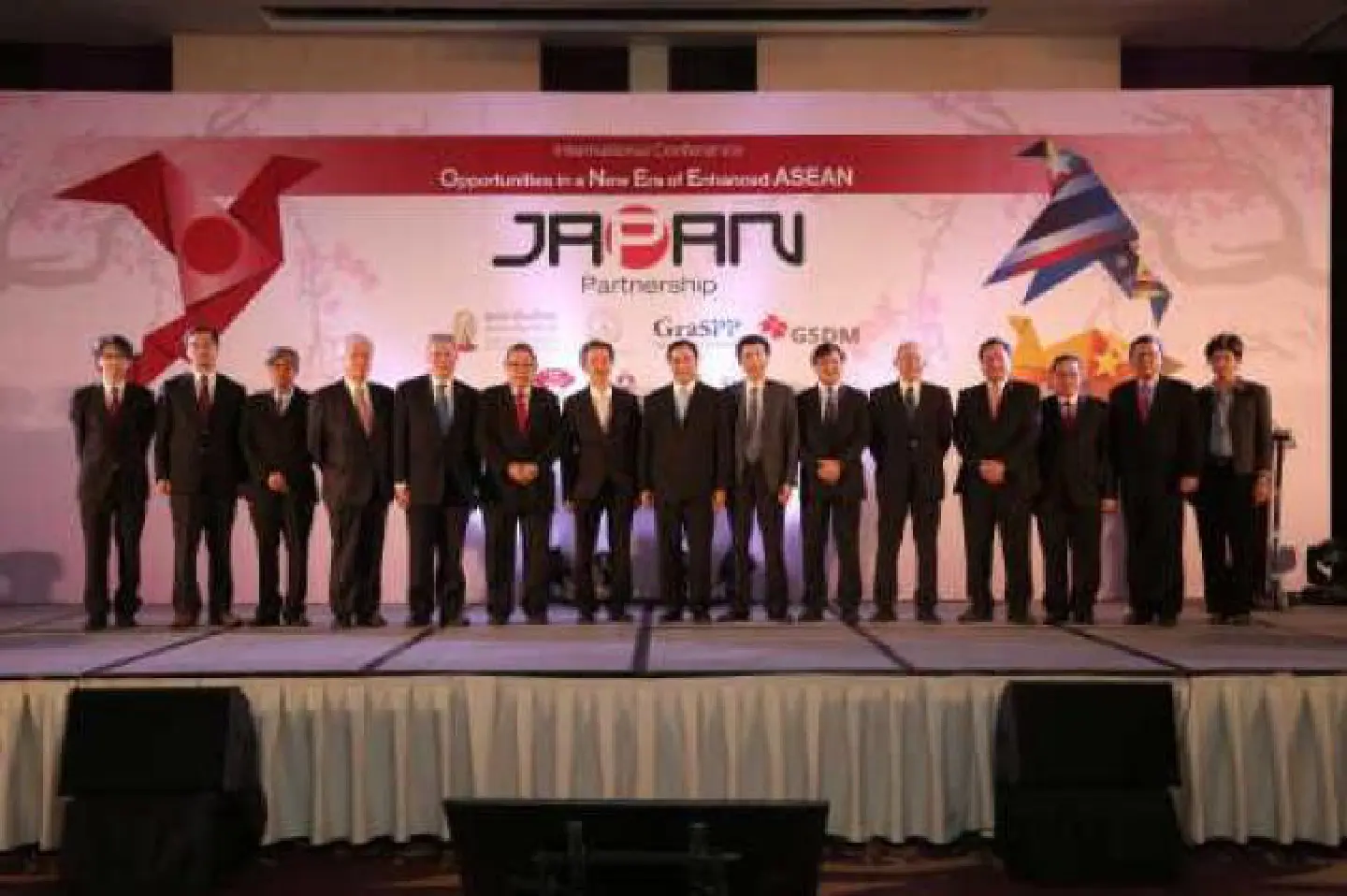 AEC will be a boon to FDI, international experts agree AEC will be a boon to FDI, international experts agree