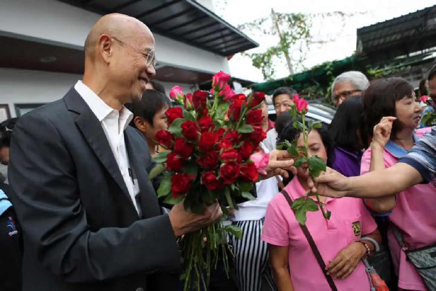 Suthichai, NMG executives report to police Suthichai, NMG executives report to police
