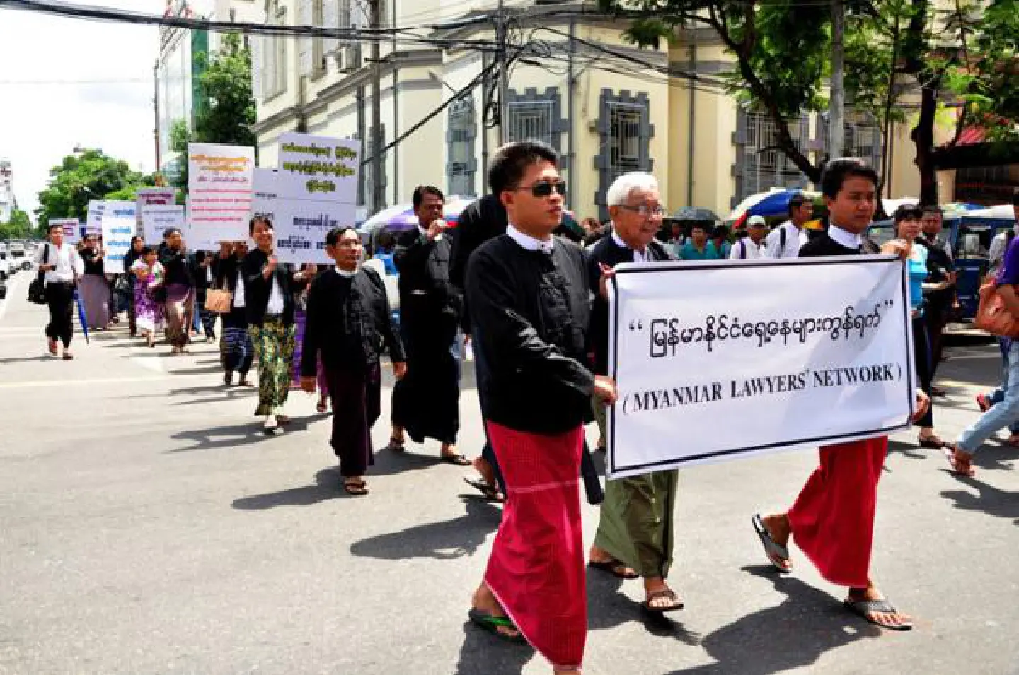 Judges ignore bid to save colonial building Judges ignore bid to save colonial building