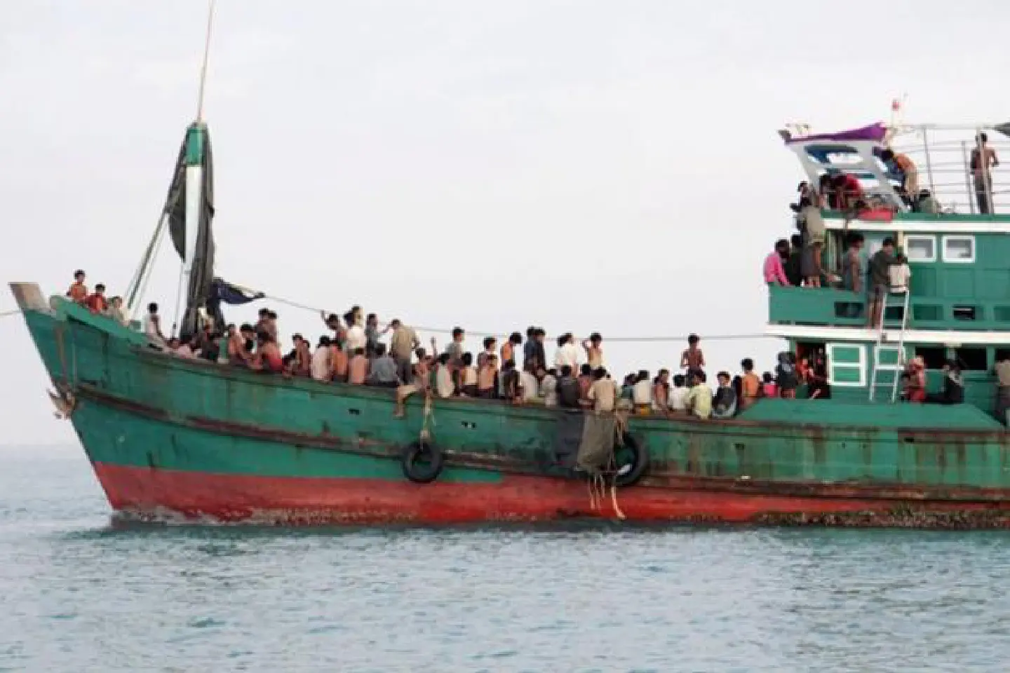 Malaysia, Indonesia to allow 7,000 migrants to land Malaysia, Indonesia to allow 7,000 migrants to land