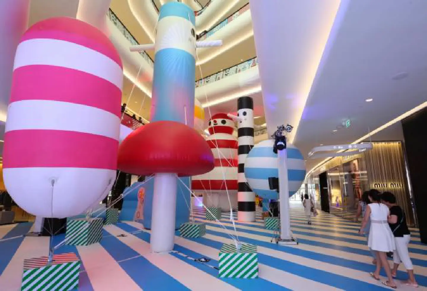 Lost inside the rainbow