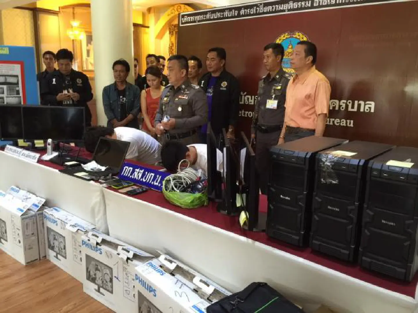 Koreans held for gambling Koreans held for gambling