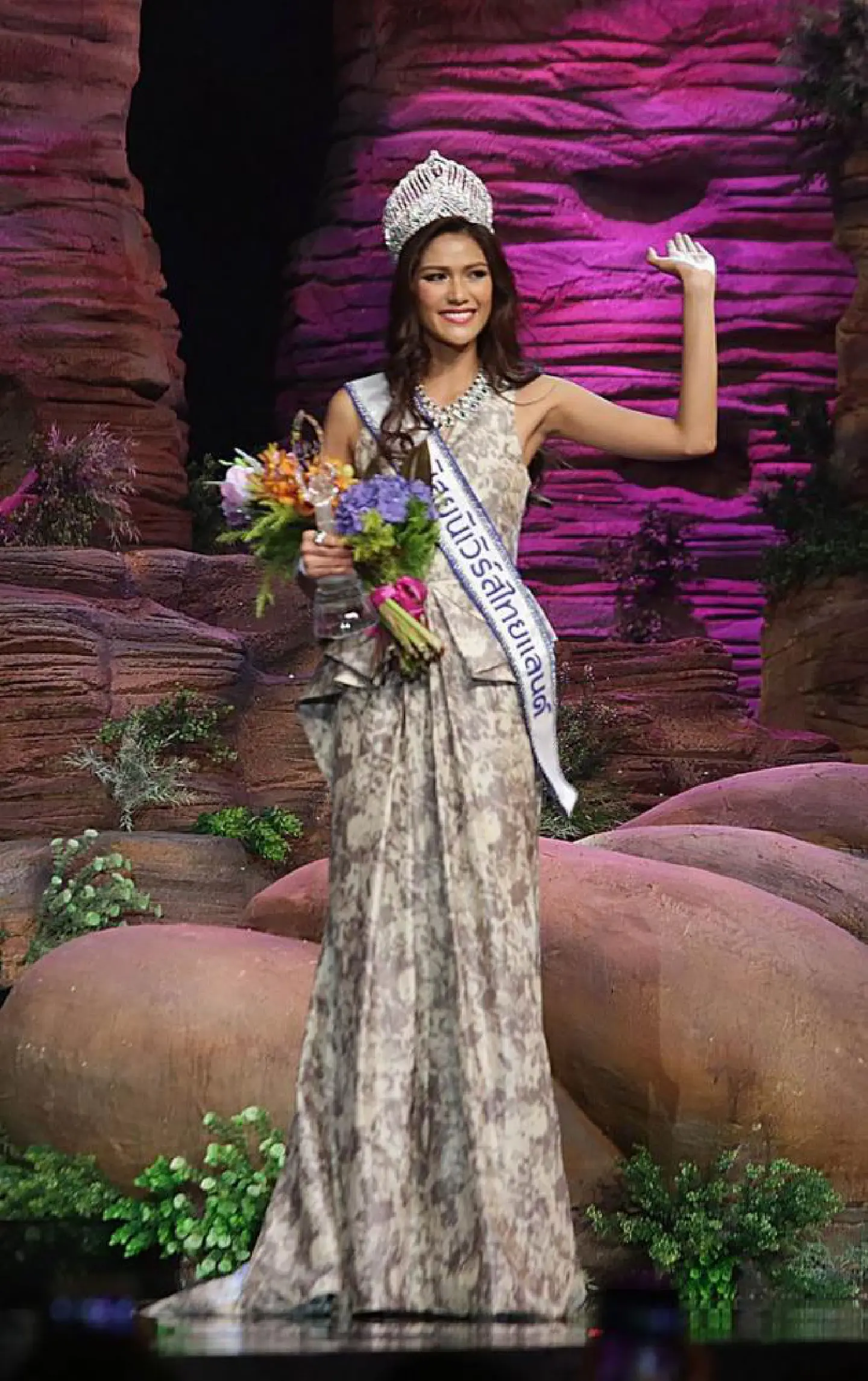 Critics cowed: Nothing plastic about beauty queen Nat