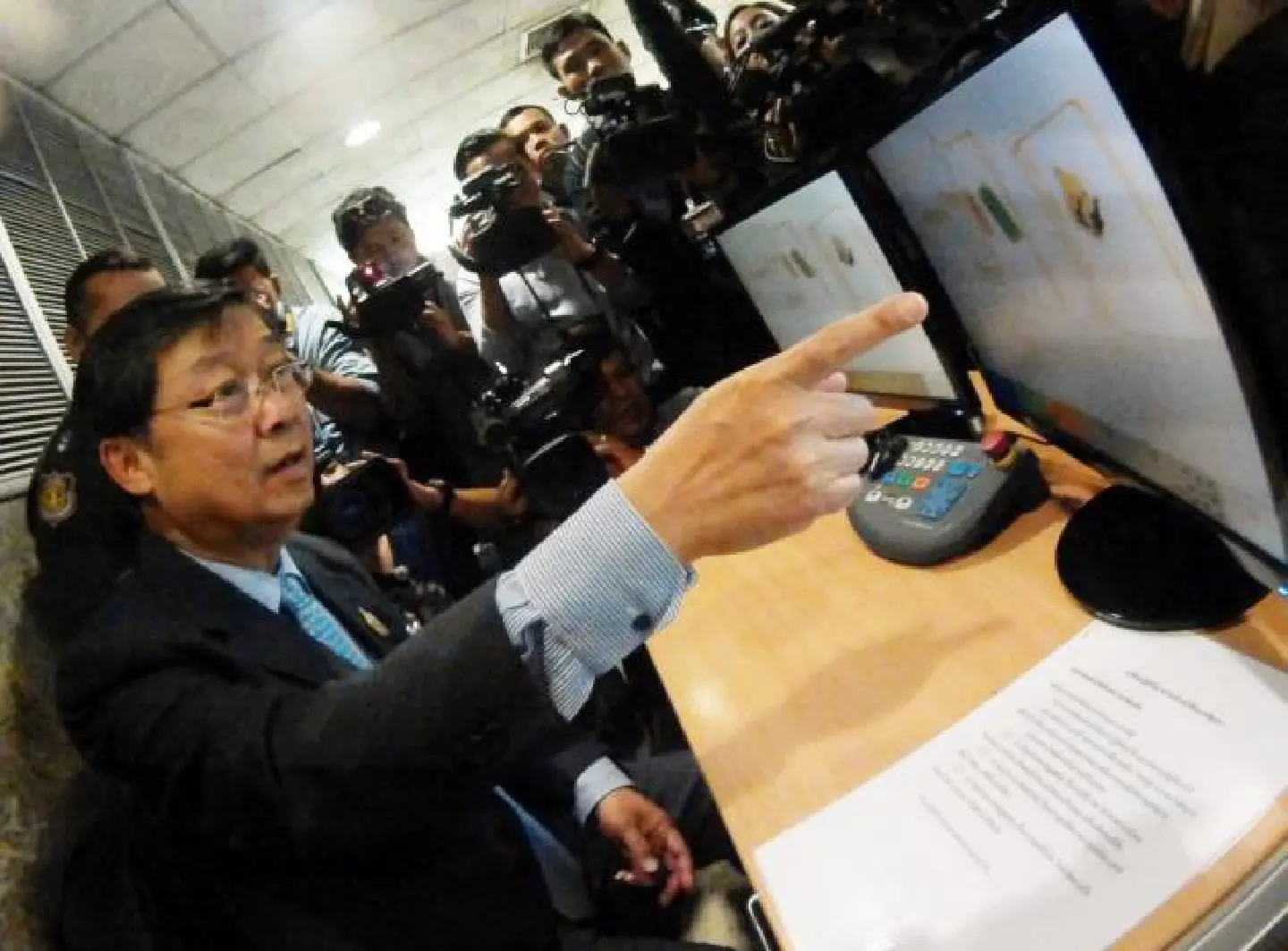 Probe suggests graft in digital clock project Probe suggests graft in digital clock project