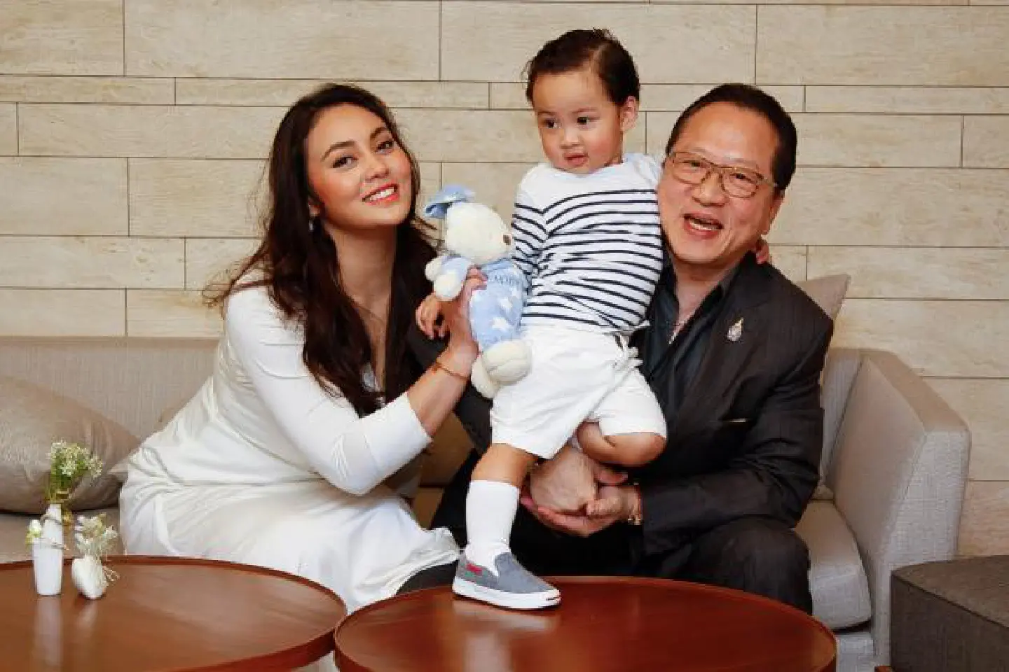 Such a nice kidney: Have one of mine, Tak tells mum Such a nice kidney: Have one of mine, Tak tells mum