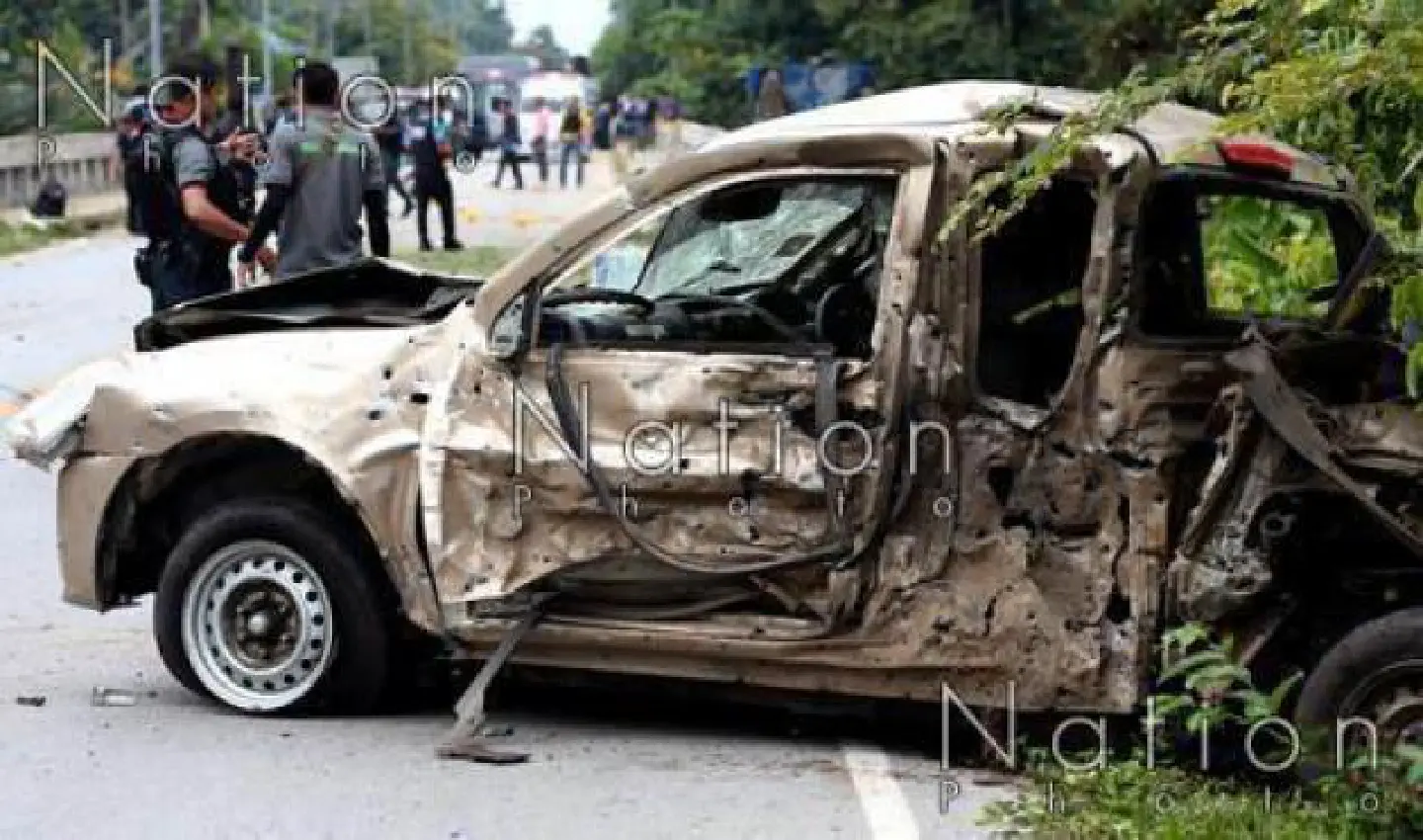 Pattani blast injures four soldiers Pattani blast injures four soldiers