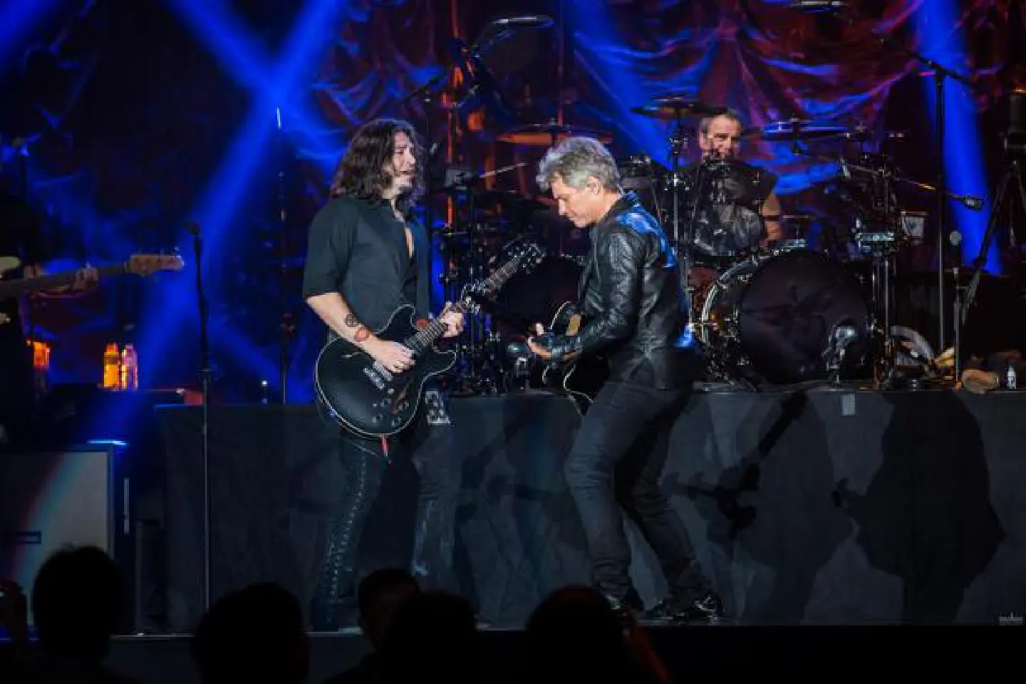 "Surprise!" BON JOVI'S unscheduled thrill "Surprise!" BON JOVI'S unscheduled thrill