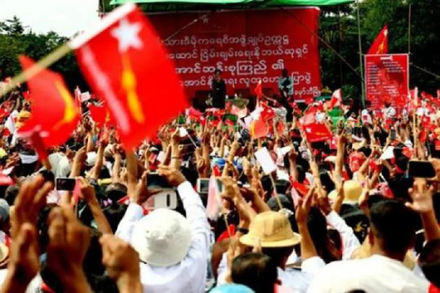 Suu Kyi warns of election-day riots Suu Kyi warns of election-day riots