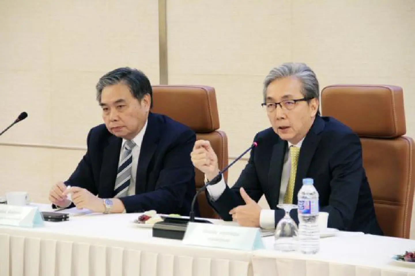 Govt offers tax breaks in bid to boost investment Govt offers tax breaks in bid to boost investment