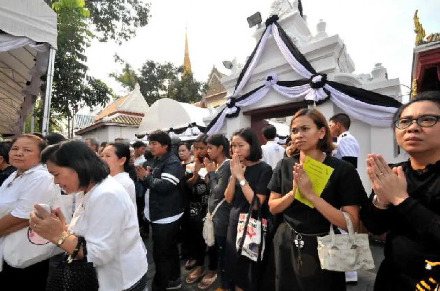 Country pays last respects to Supreme Patriarch over three days Country pays last respects to Supreme Patriarch over three days