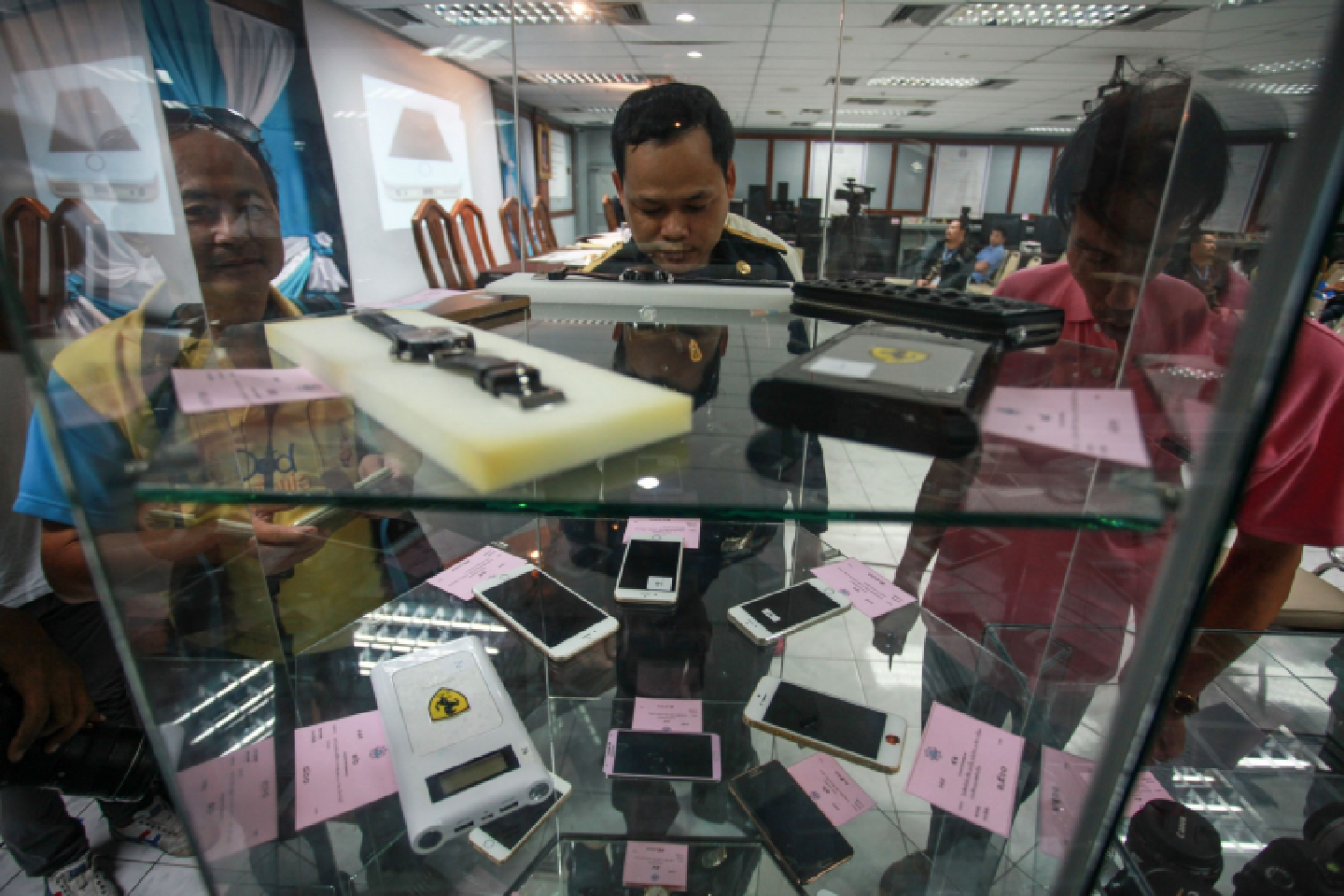 AMLO earns Bt150m from auction of seized items AMLO earns Bt150m from auction of seized items
