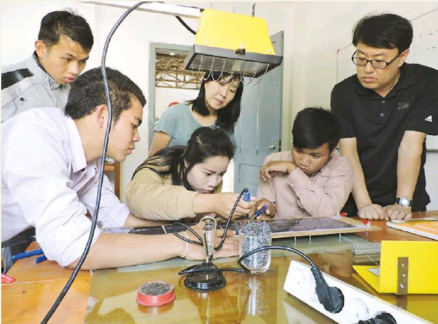 Lao students set up solar-energy project to empower rural areas