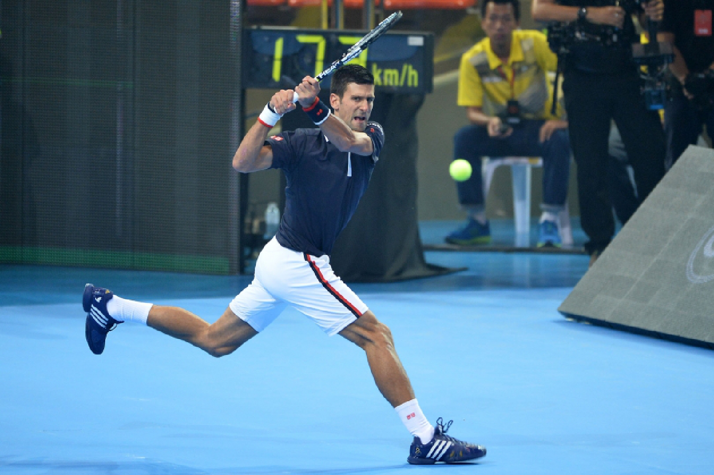 World No 1 Djokovic Eases to 4th Round World No 1 Djokovic Eases to 4th Round