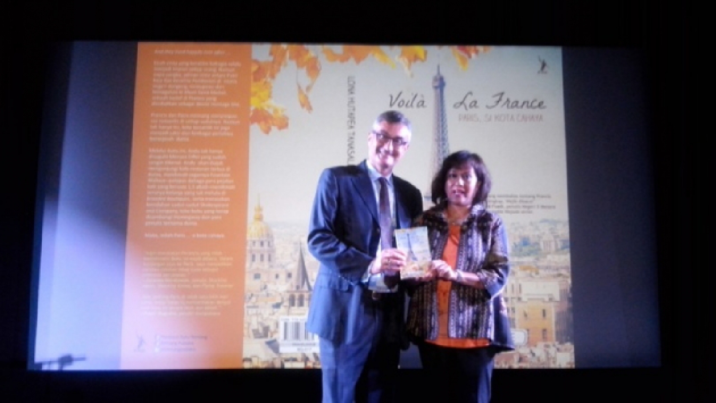 Indonesian diplomat’s wife writes about life in Paris