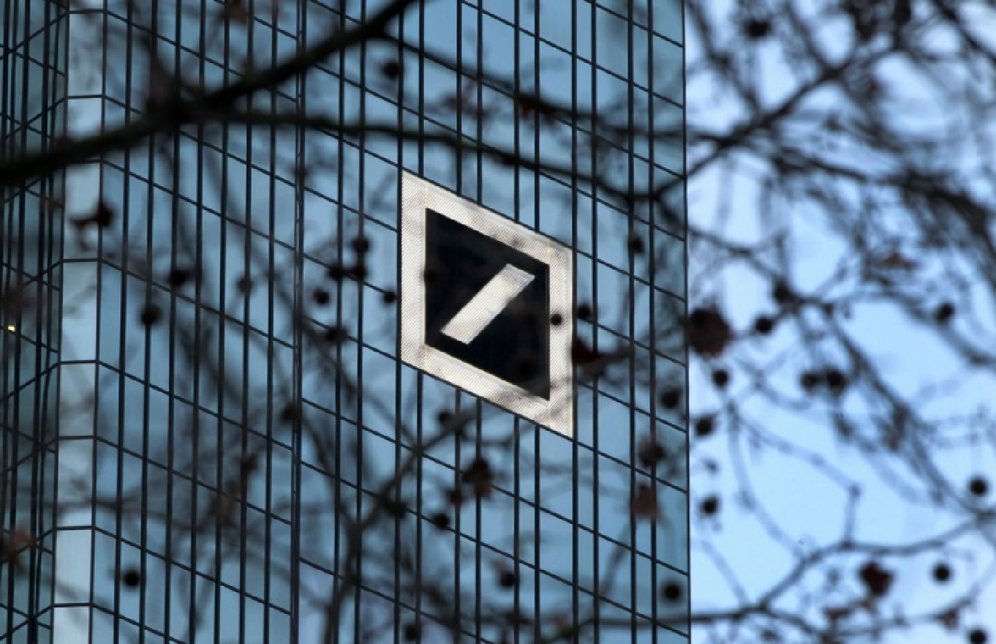 No easy way out for Deutsche Bank as investors 'lose faith' No easy way out for Deutsche Bank as investors 'lose faith'