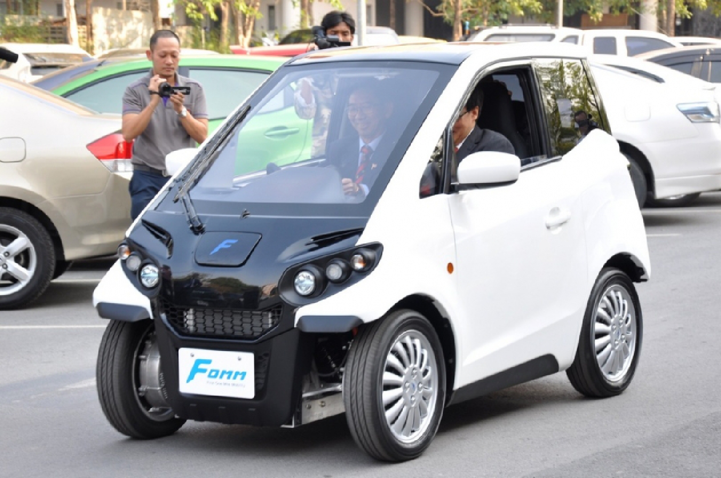Japanese electric-car developer signs research MoUs in Thailand