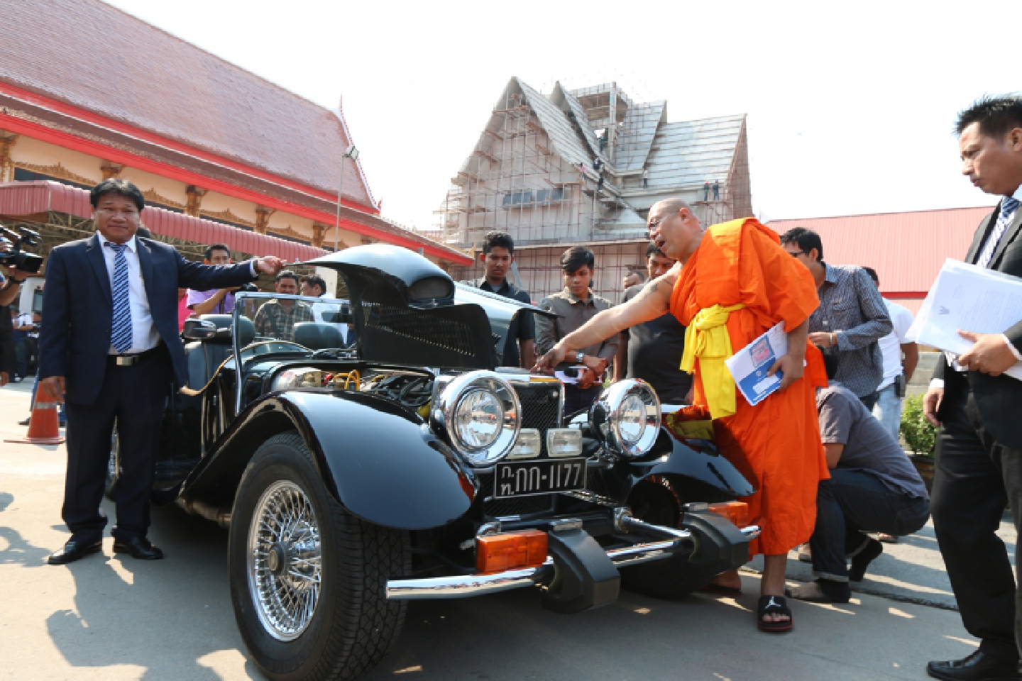 DSI awaits documents on vintage car from abbot DSI awaits documents on vintage car from abbot