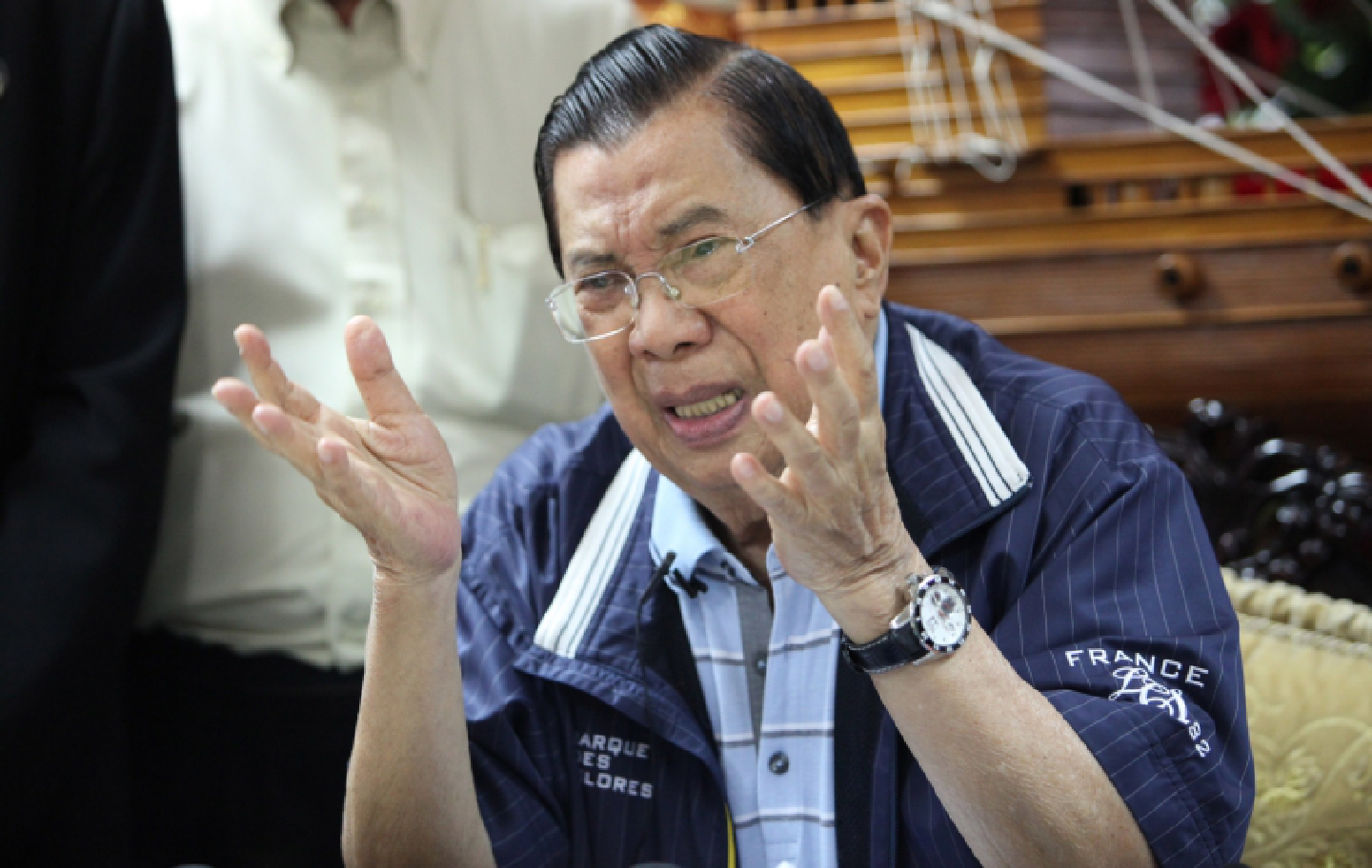 Chavalit resurfaces, issues veiled warning to Thaksin