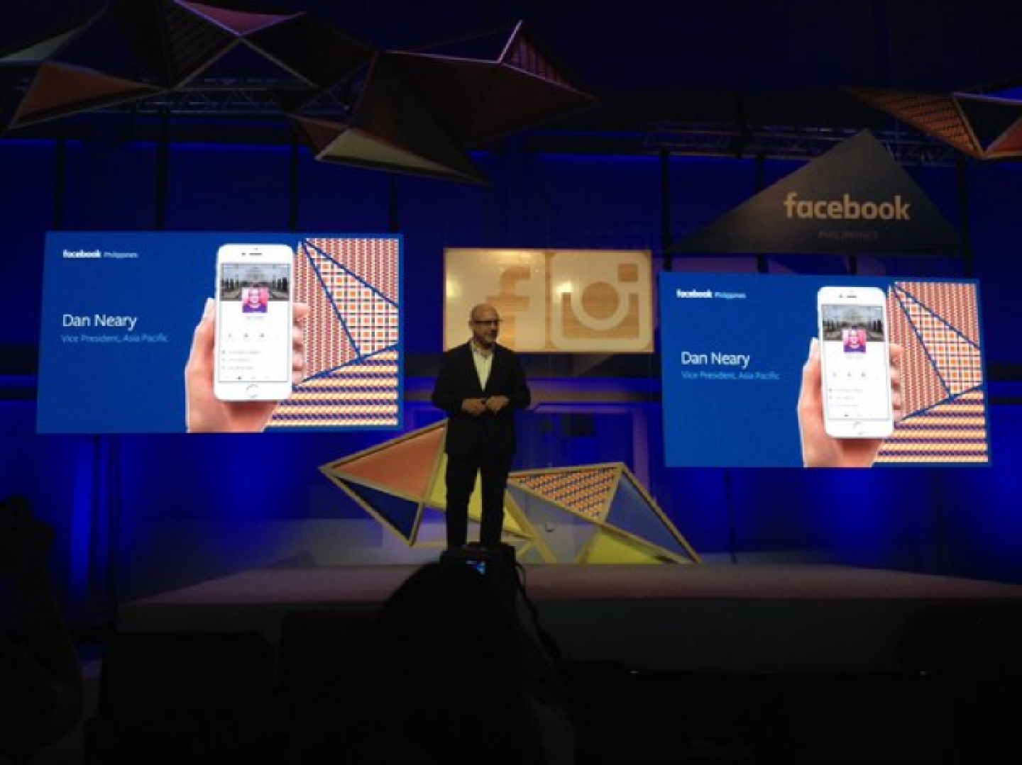 Facebook launches Philippine office