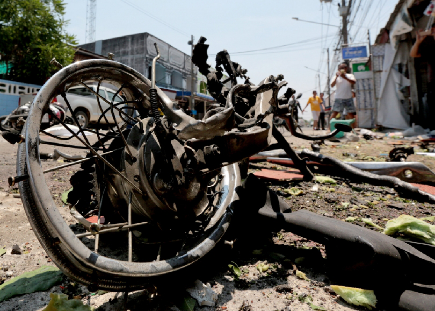 Motorcycle bombs injure 13 in Narathiwat Motorcycle bombs injure 13 in Narathiwat