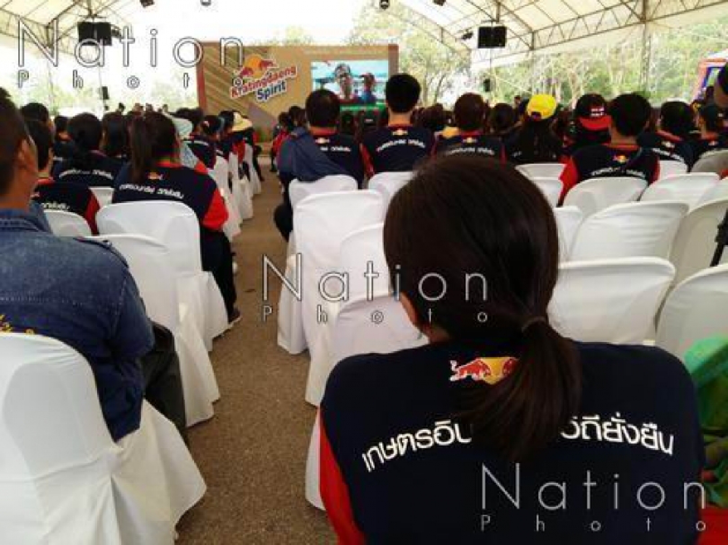 Kratingdaeng throws farmers support Kratingdaeng throws farmers support